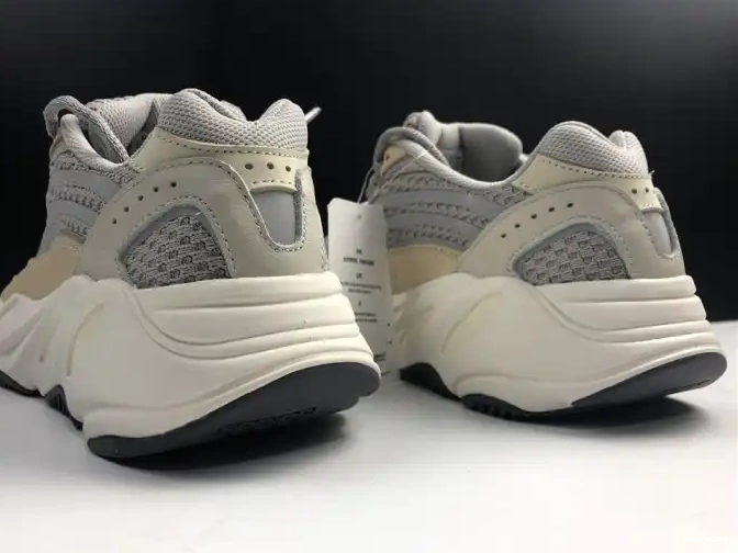 GY7924 Boost Cream Adidas 700 Yeezy V2 Cream 0706